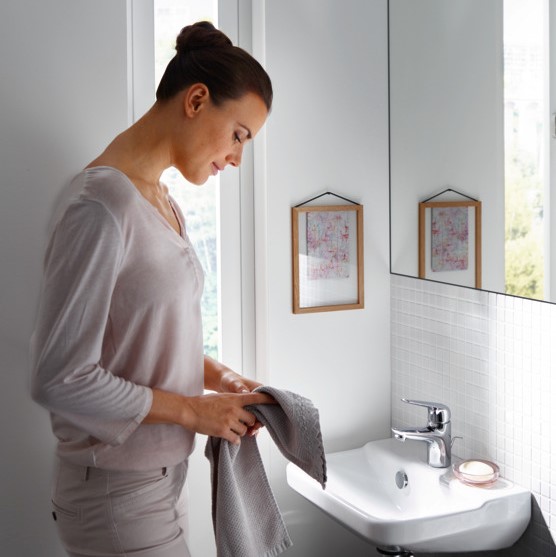 ��������� ��� �������� Hansgrohe Novus 70 ��� ������� ������� 71021000